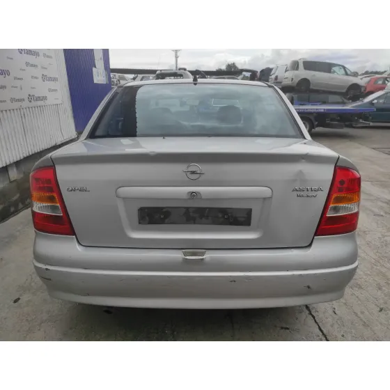 OPEL ASTRA G BERLINA '1999 1.6 16V PLATA