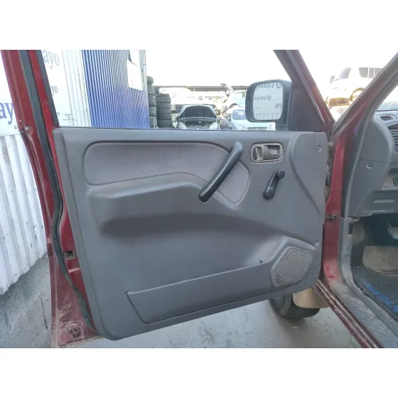 NISSAN TERRANO/TERRANO.II (R20) '1994 2.4 CAT GRANATE