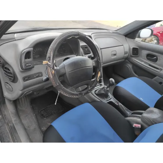 RENAULT LAGUNA (B56) '1999 * NEGRO