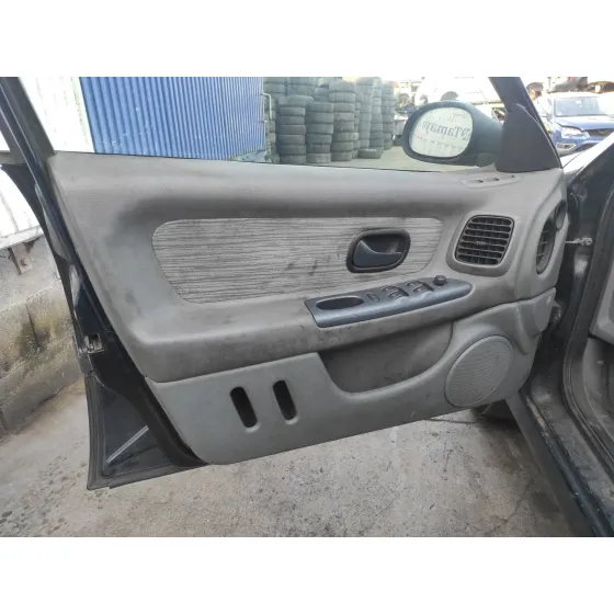 RENAULT LAGUNA (B56) '1999 * NEGRO