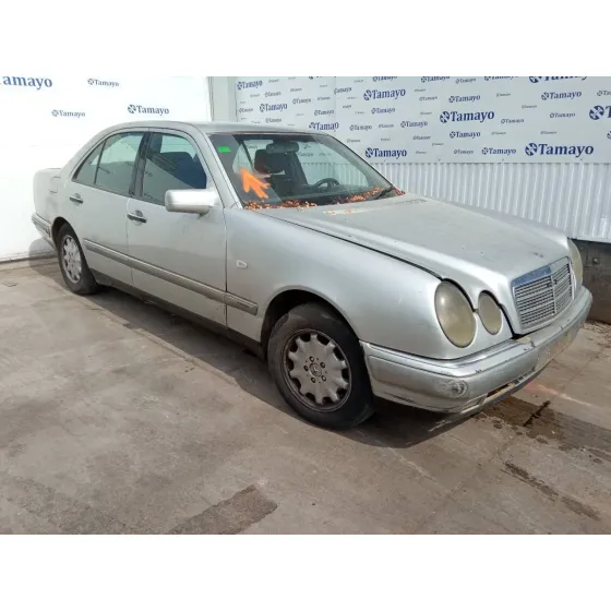 MERCEDES CLASE E (W210) BERLINA DIESEL '1998 2.2 CDI 16V CAT PLATA