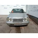 MERCEDES-BENZ CLASE E (W210) BERLINA DIESEL MERCEDES CLASE E (W210) BERLINA DIESEL '1998 2.2 CDI 16V CAT PLATA 1995