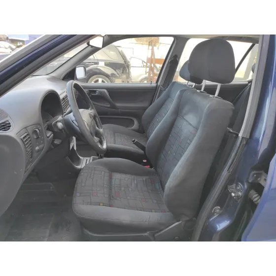 VOLKSWAGEN POLO BERLINA (6N1) '1999 * AZUL