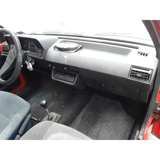 VOLKSWAGEN POLO (867/871/873) '1985 1.05 (GL) ROJO