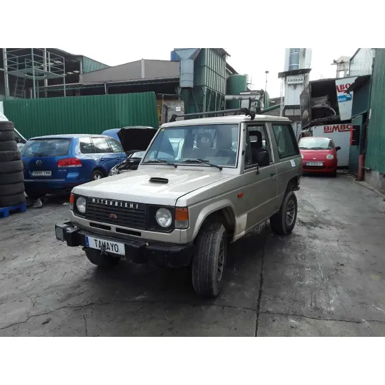 MITSUBISHI PAJERO '1990 2.5D BEIGE