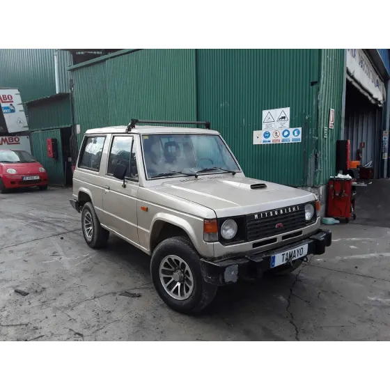 MITSUBISHI PAJERO '1990 2.5D BEIGE