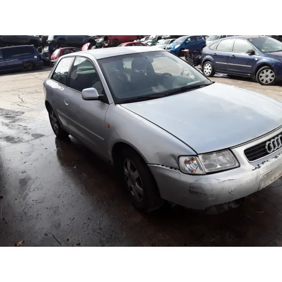 AUDI A3 (8L) '2000 * PLATA