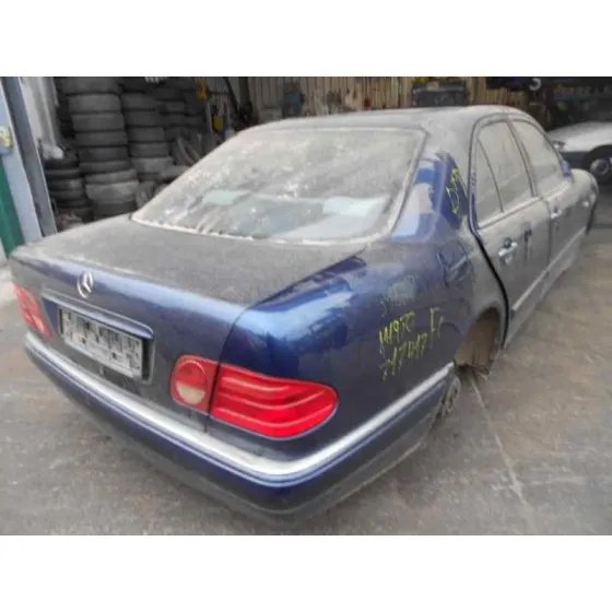 MERCEDES-BENZ BM SERIE 210 BERLINA '1999 230 (210.037) AZUL