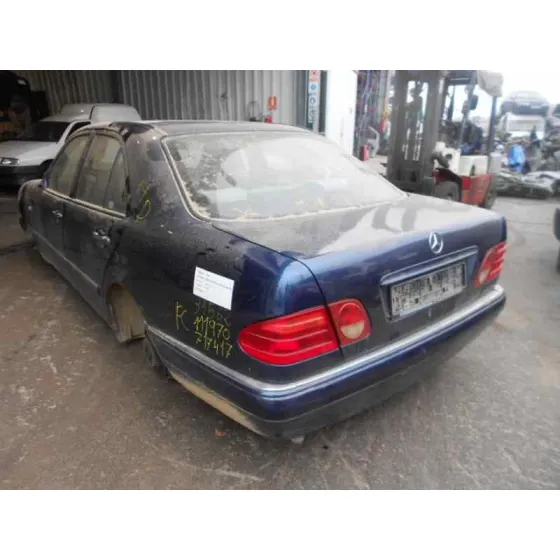 MERCEDES-BENZ BM SERIE 210 BERLINA '1999 230 (210.037) AZUL