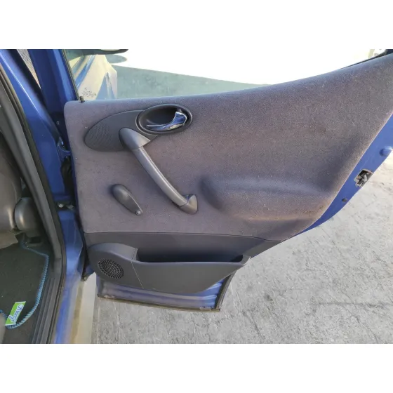 MERCEDES CLASE A (W168) '2000 1.9 CAT AZUL