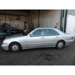 MERCEDES-BENZ CLASE E (W210) BERLINA MERCEDES-BENZ BM SERIE 210 BERLINA '2000 * PLATA 1995