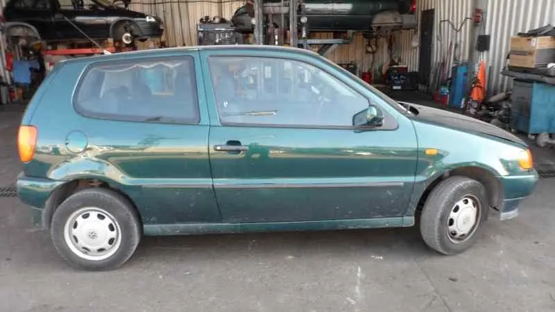 VOLKSWAGEN POLO BERLINA (6N1) '1994 1.6 VERDE
