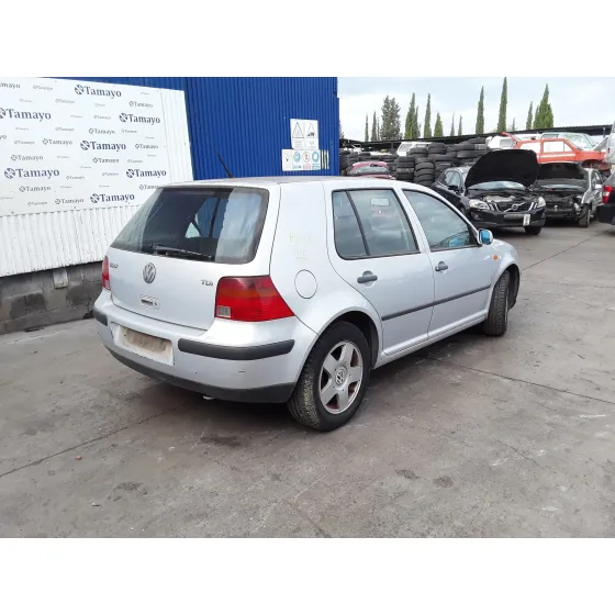 *08-10-25 100-VOLKSWAGEN GOLF IV BERLINA (1J1) '1998 * PLATA