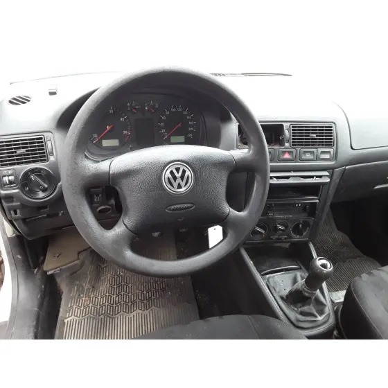 *08-10-25 100-VOLKSWAGEN GOLF IV BERLINA (1J1) '1998 * PLATA