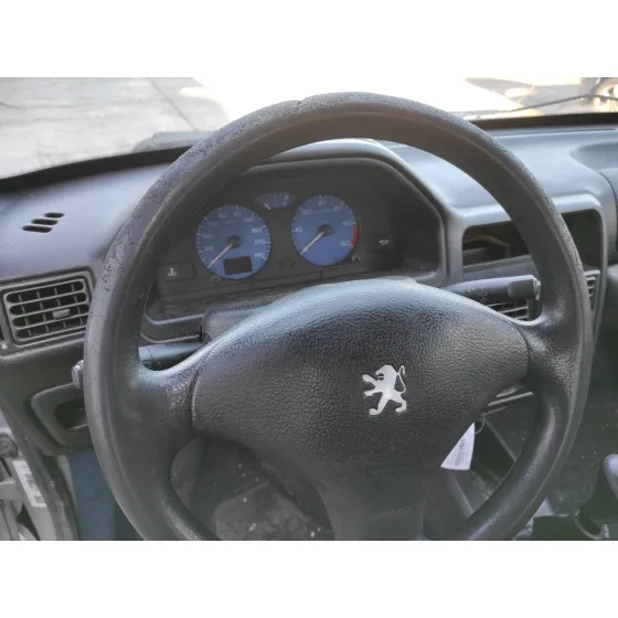 PEUGEOT 106 (S2) '1999 1.5 DIESEL CAT (TUD5 / VJX) PLATA