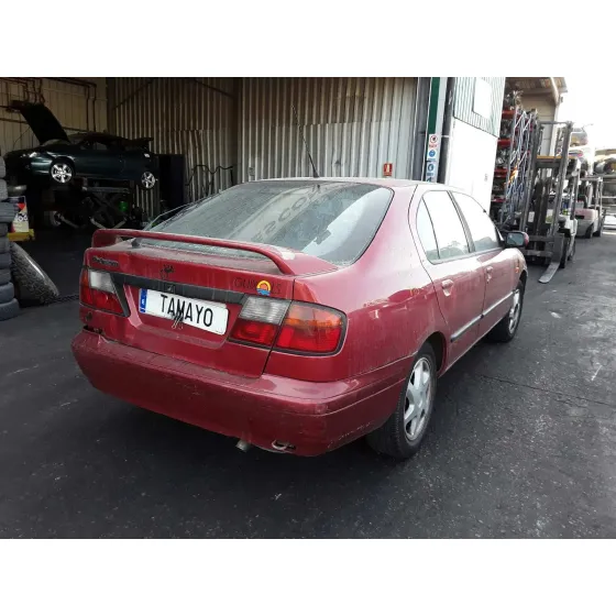 NISSAN PRIMERA BERLINA (P11) '1999 2.0 TURBODIESEL CAT ROJO