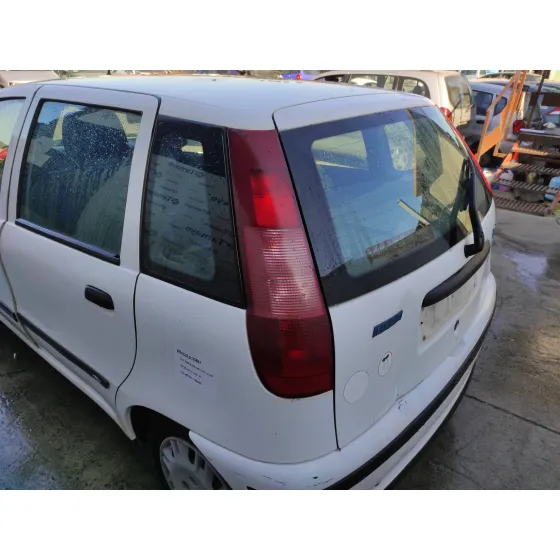 FIAT PUNTO BERLINA (176) '1999 1.2 CAT BLANCO