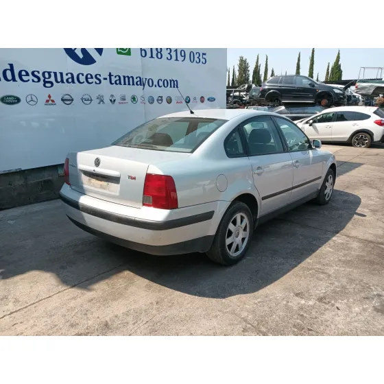Volkswagen PASSAT B5 (3B2) 1996