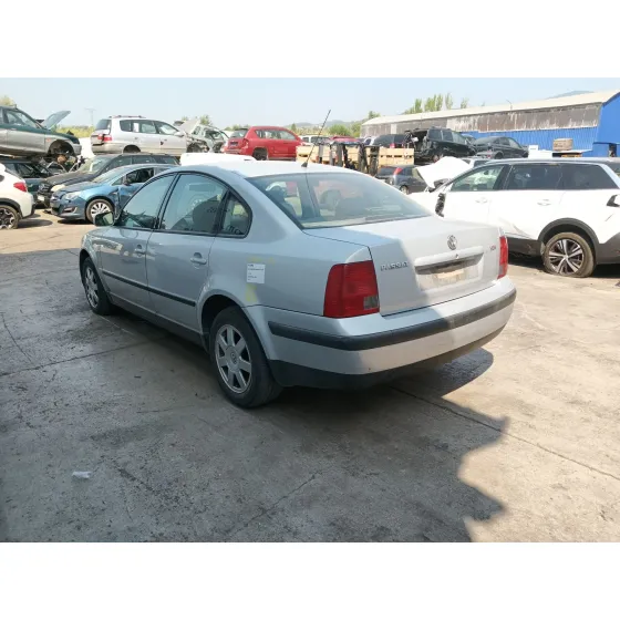 Volkswagen PASSAT B5 (3B2) 1996