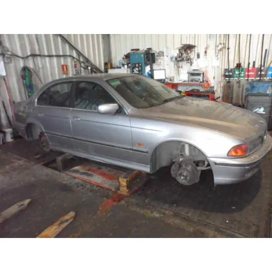 BMW SERIE 5 BERLINA (E39) '1998 523I GRIS