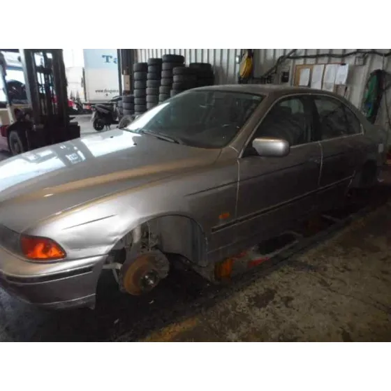 BMW SERIE 5 BERLINA (E39) '1998 523I GRIS