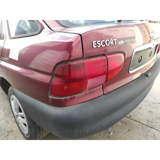 FORD ESCORT BERLINA '1998 1.6 GRANATE