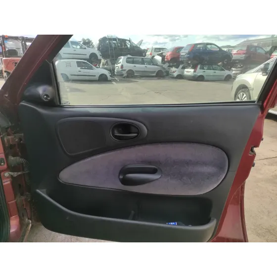 FORD ESCORT BERLINA '1998 1.6 GRANATE