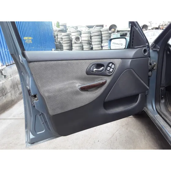 FORD MONDEO BERLINA (GD) '2000 * NEGRO