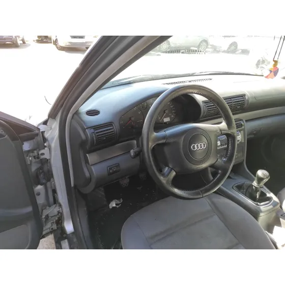 AUDI A4 BERLINA (B5) '1999 1.8 20V PLATA