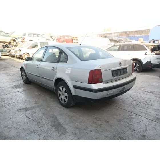 Volkswagen PASSAT B5 (3B2) 1996