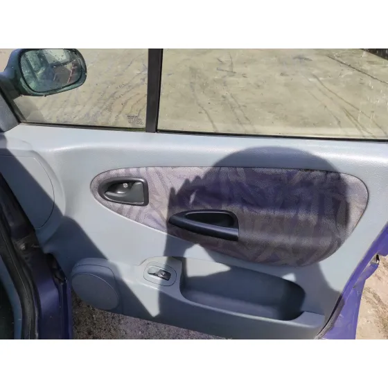 RENAULT MEGANE I SCENIC (JA0) '1999 1.9 DTI DIESEL CAT AZUL MARINO