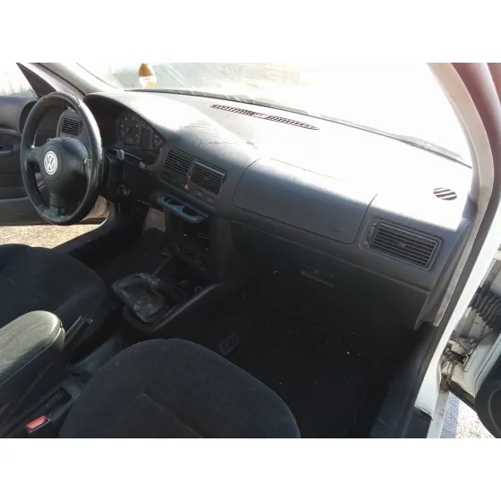 VOLKSWAGEN GOLF IV BERLINA (1J1) '1998 1.9 TDI BLANCO