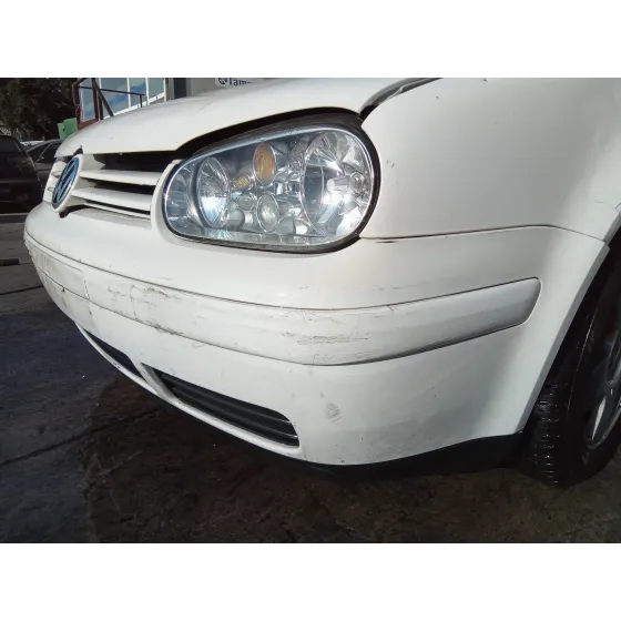 VOLKSWAGEN GOLF IV BERLINA (1J1) '1998 1.9 TDI BLANCO