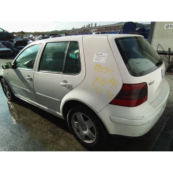VOLKSWAGEN GOLF IV BERLINA (1J1) '1998 1.9 TDI BLANCO