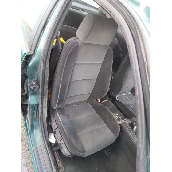BMW SERIE 3 BERLINA (E36) '1996 2.5 24V CAT VERDE