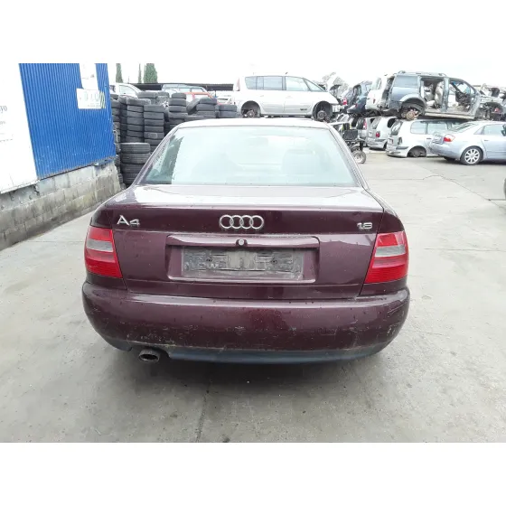 AUDI A4 BERLINA (B5) '1997 * BERENJENA