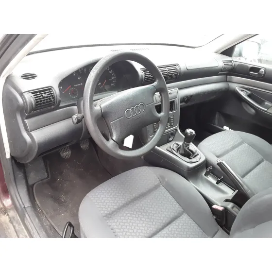AUDI A4 BERLINA (B5) '1997 * BERENJENA