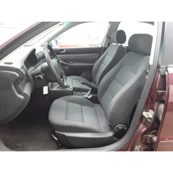AUDI A4 BERLINA (B5) '1997 * BERENJENA