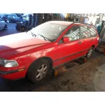 VOLVO V40 FAMILIAR '1997 2.0 16V CAT ROJO