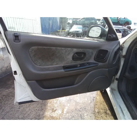 RENAULT LAGUNA (B56) '1998 2.0 BLANCO