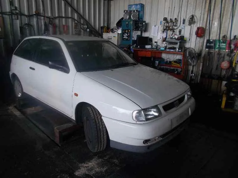 SEAT IBIZA (6K1) '1999 1.6 BLANCO