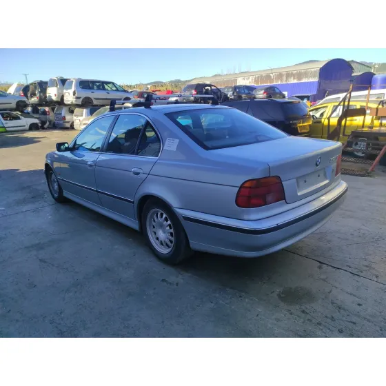 BMW SERIE 5 BERLINA (E39) '1997 523I PLATA