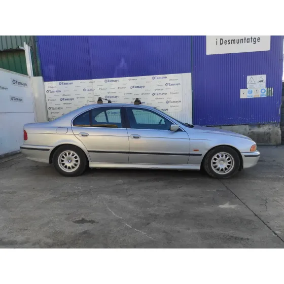 BMW SERIE 5 BERLINA (E39) '1997 523I PLATA