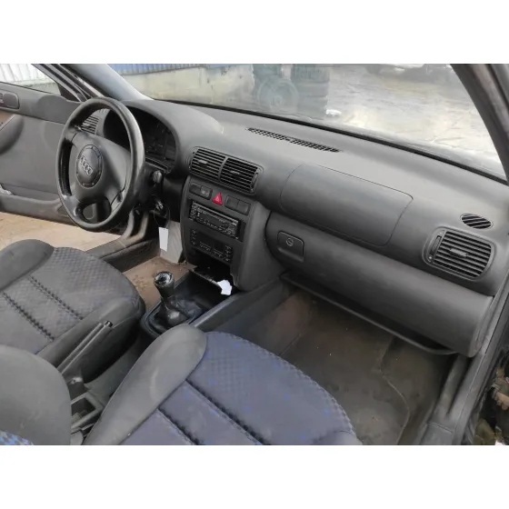 AUDI A3 (8L) '1999 1.9 TDI AZUL MARINO