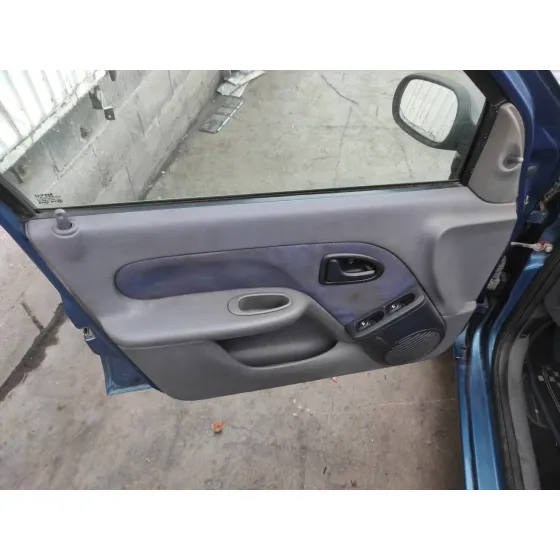 RENAULT CLIO II FASE I (B/CBO) '1999 1.2 AZUL