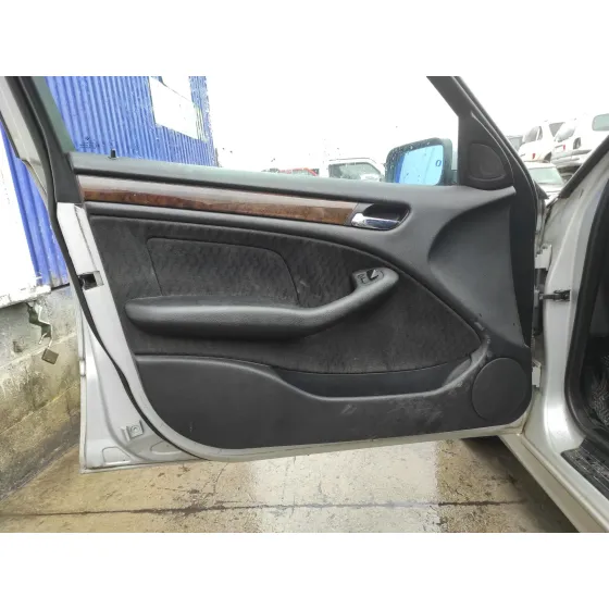 BMW SERIE 3 BERLINA (E46) '2000 * PLATA