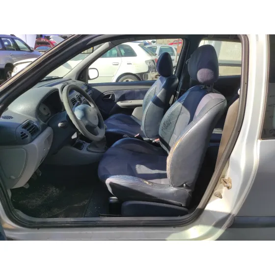 RENAULT CLIO II FASE I (B/CBO) '2000 1.4 16V PLATA