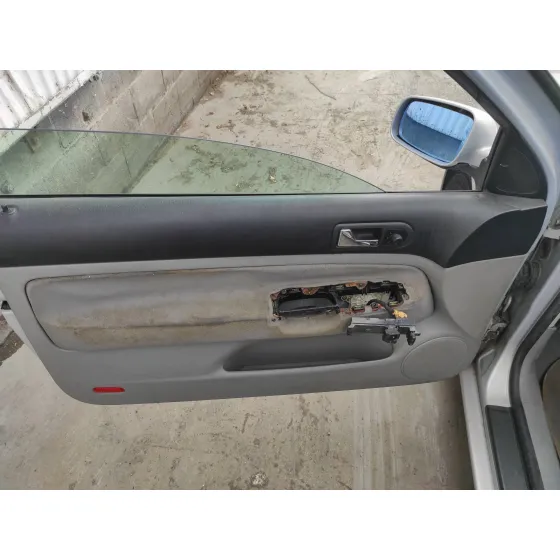 VOLKSWAGEN GOLF IV BERLINA (1J1) '2000 1.6 PLATA