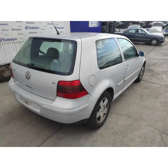 VOLKSWAGEN GOLF IV BERLINA (1J1) '2000 1.6 PLATA