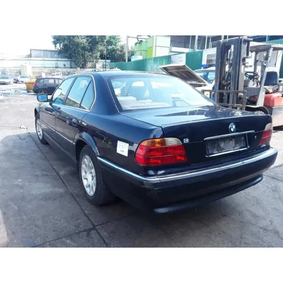 BMW SERIE 7 (E38) '1999 728I AZUL MARINO